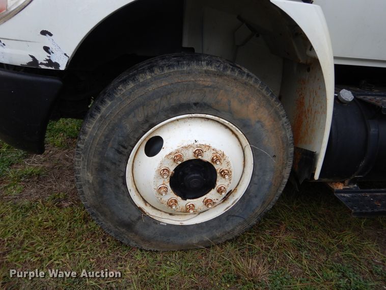 image for item IV9702 2006 International 4400  dump truck