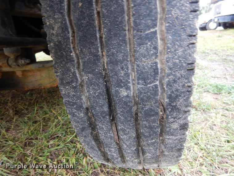 image for item IV9702 2006 International 4400  dump truck