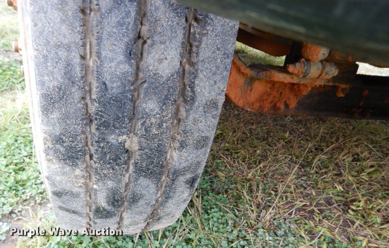 image for item IV9702 2006 International 4400  dump truck