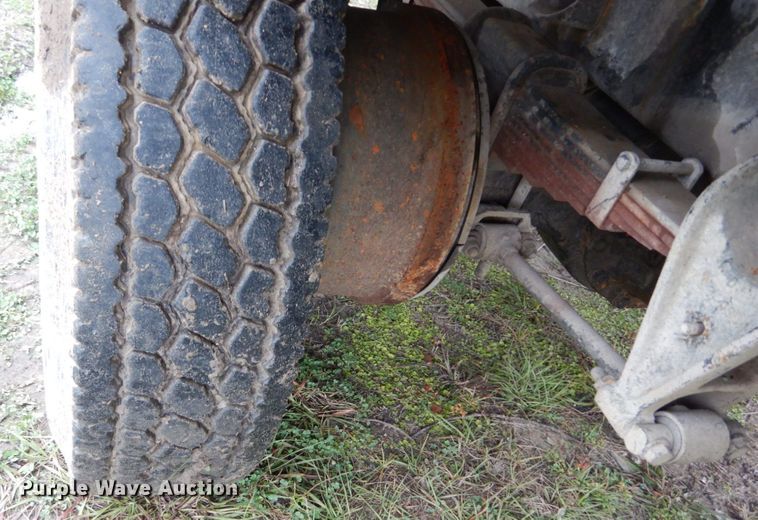 image for item IV9702 2006 International 4400  dump truck