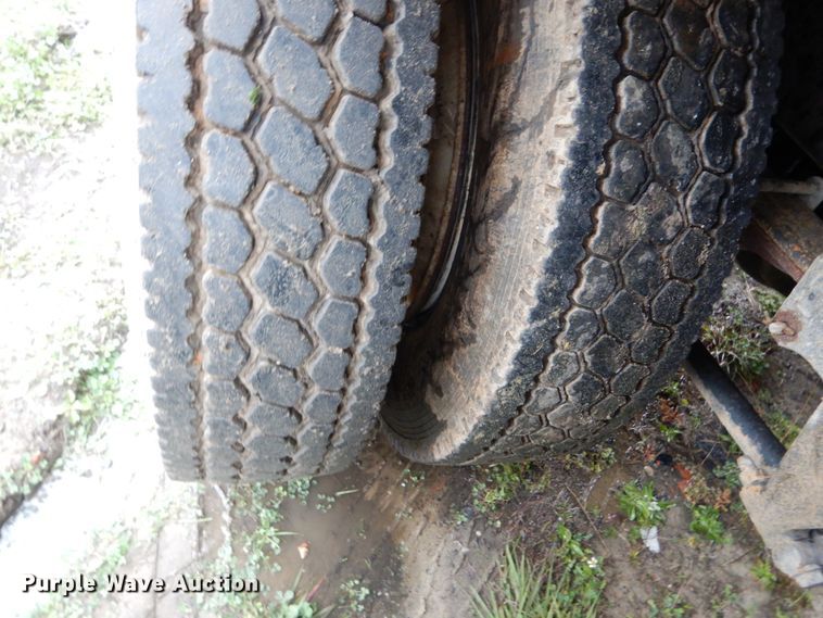 image for item IV9702 2006 International 4400  dump truck