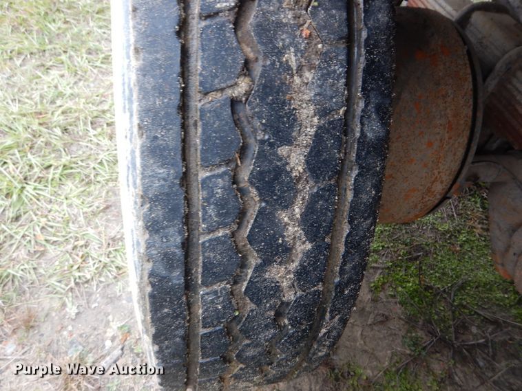 image for item IV9702 2006 International 4400  dump truck