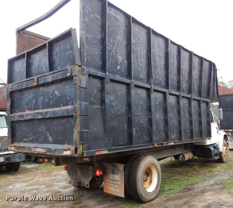 image for item IV9703 2001 International 4900  dump truck