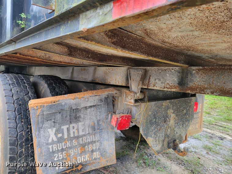 image for item IV9703 2001 International 4900  dump truck