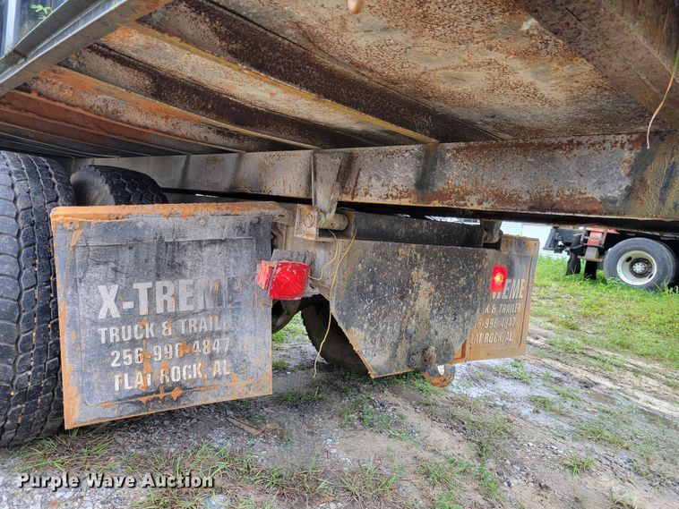 image for item IV9703 2001 International 4900  dump truck