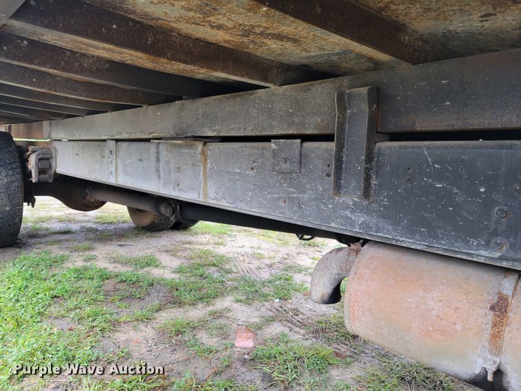 image for item IV9703 2001 International 4900  dump truck