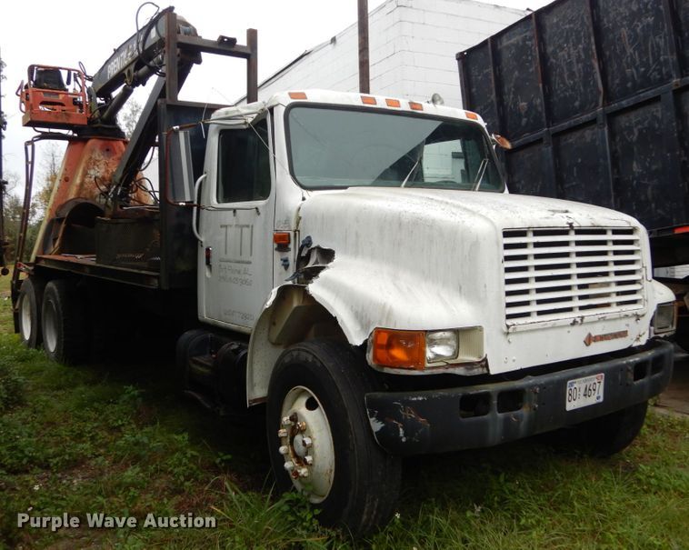 image for item IV9704 1990 International 4900  crane truck