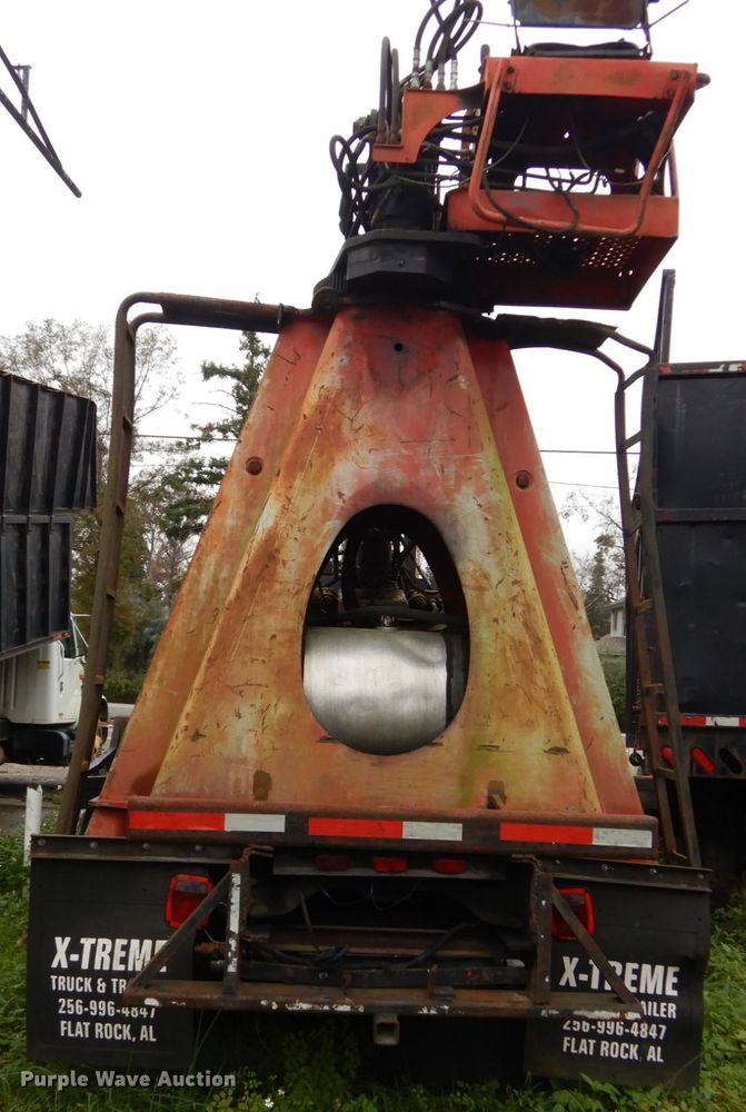 image for item IV9704 1990 International 4900  crane truck