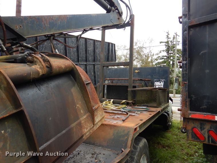 image for item IV9704 1990 International 4900  crane truck