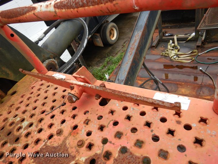 image for item IV9704 1990 International 4900  crane truck