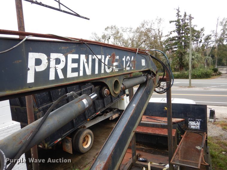 image for item IV9704 1990 International 4900  crane truck