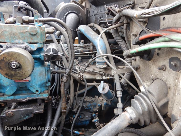 image for item IV9704 1990 International 4900  crane truck