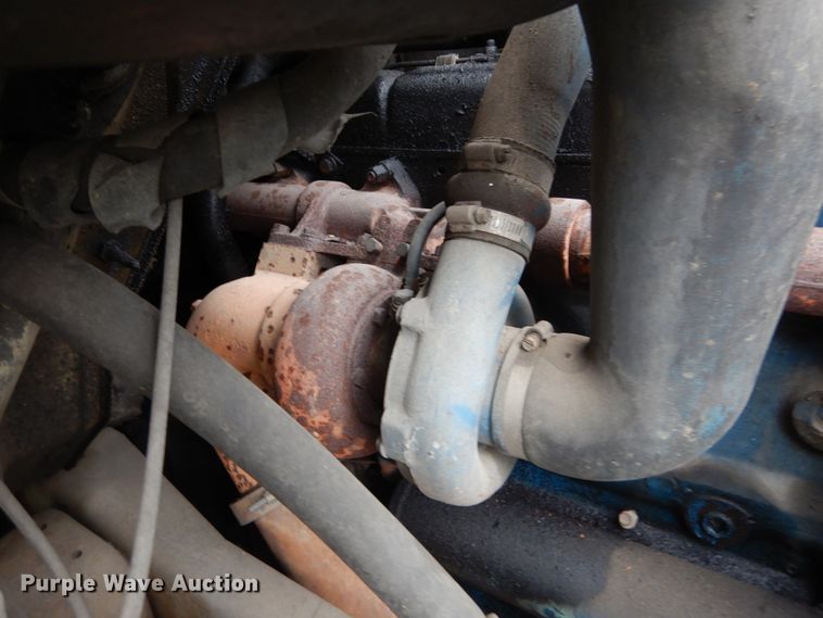 image for item IV9704 1990 International 4900  crane truck