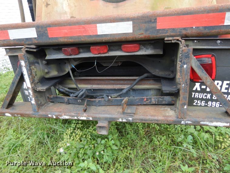 image for item IV9704 1990 International 4900  crane truck
