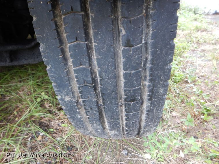 image for item IV9704 1990 International 4900  crane truck