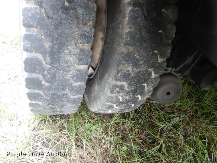 image for item IV9704 1990 International 4900  crane truck