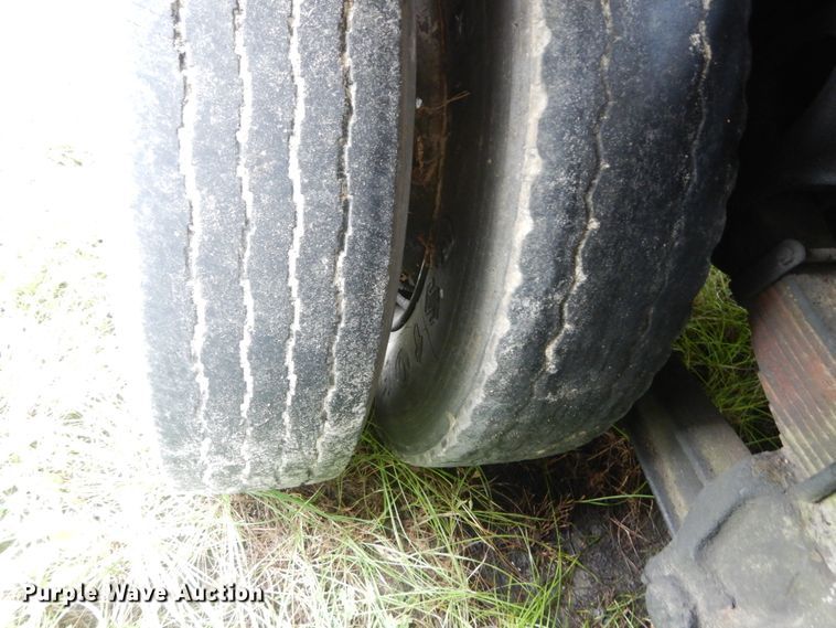 image for item IV9704 1990 International 4900  crane truck