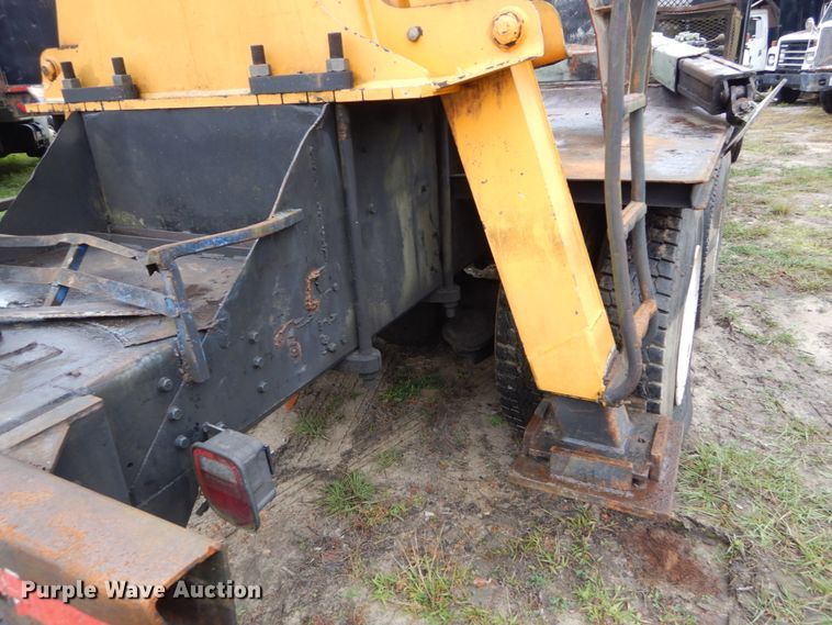 image for item IV9705 1988 International 1954  crane truck