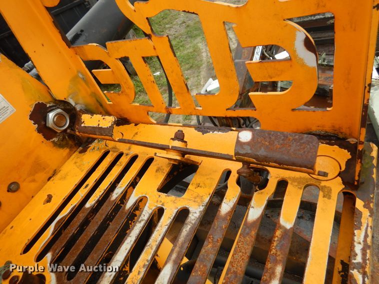 image for item IV9705 1988 International 1954  crane truck