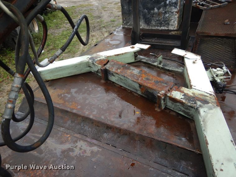 image for item IV9705 1988 International 1954  crane truck