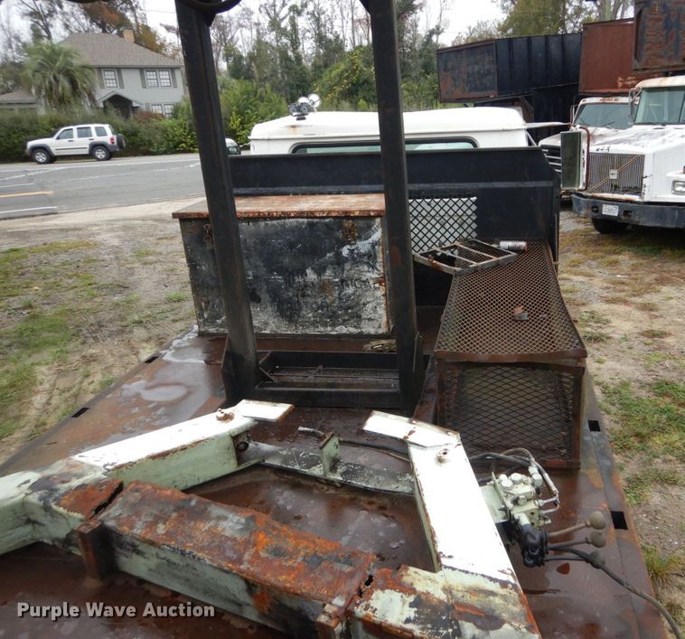 image for item IV9705 1988 International 1954  crane truck