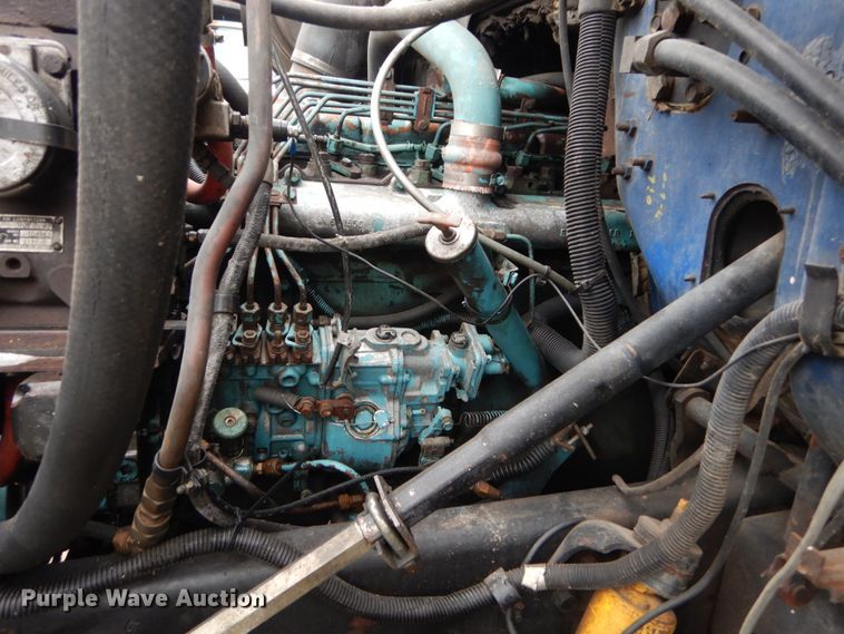 image for item IV9705 1988 International 1954  crane truck