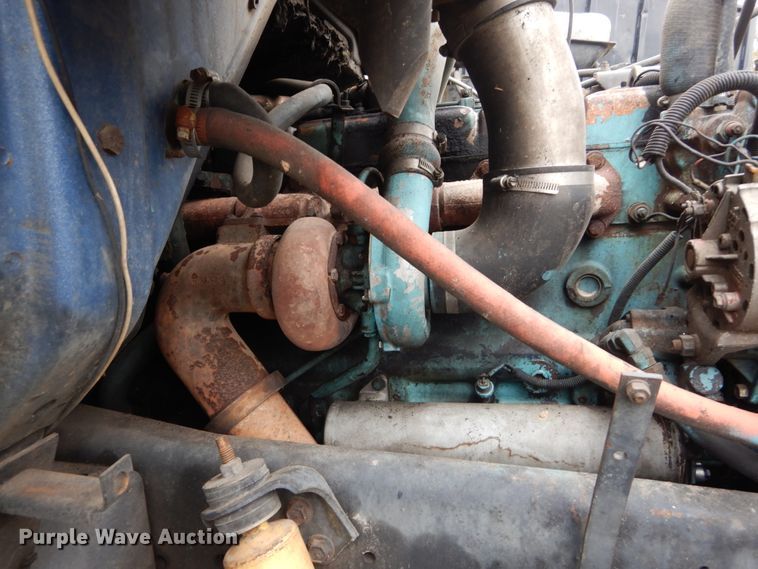 image for item IV9705 1988 International 1954  crane truck