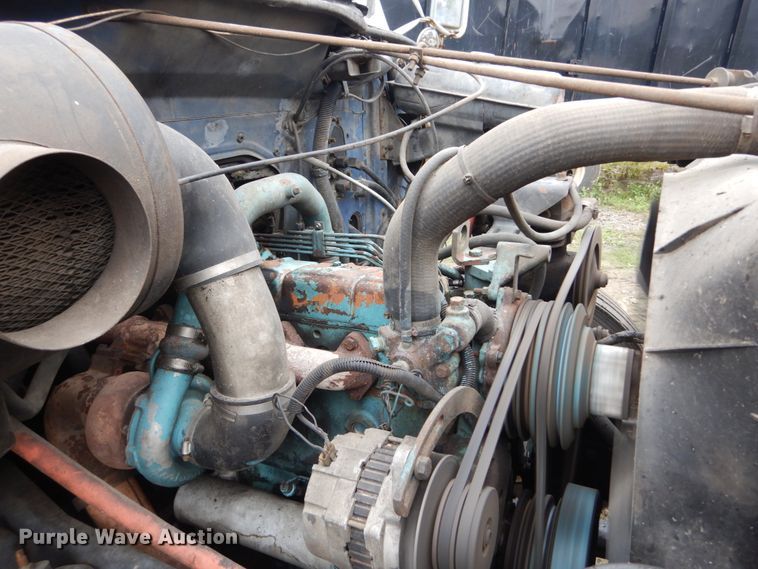 image for item IV9705 1988 International 1954  crane truck