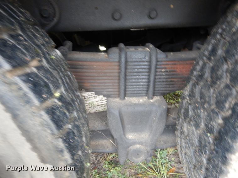 image for item IV9705 1988 International 1954  crane truck