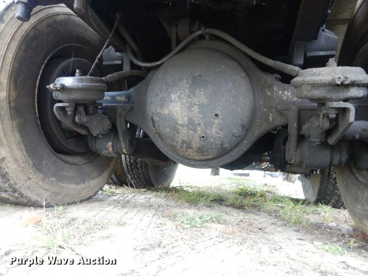 image for item IV9705 1988 International 1954  crane truck