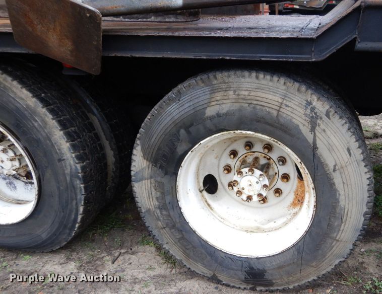 image for item IV9705 1988 International 1954  crane truck