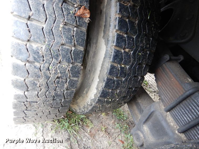 image for item IV9705 1988 International 1954  crane truck