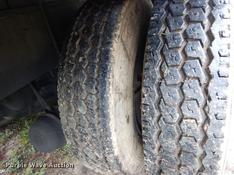 image for item IV9705 1988 International 1954  crane truck