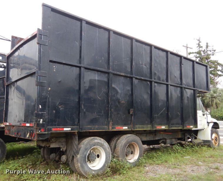 image for item IV9706 2006 International 4400  dump truck