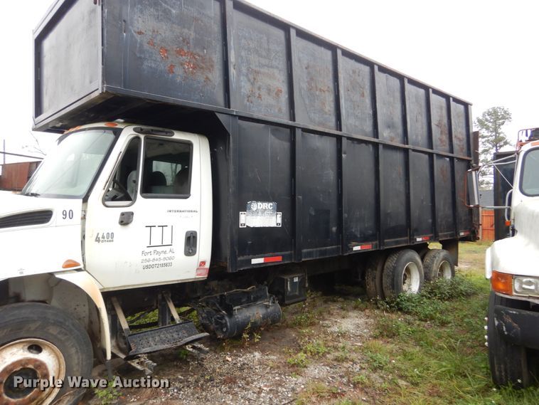 image for item IV9706 2006 International 4400  dump truck