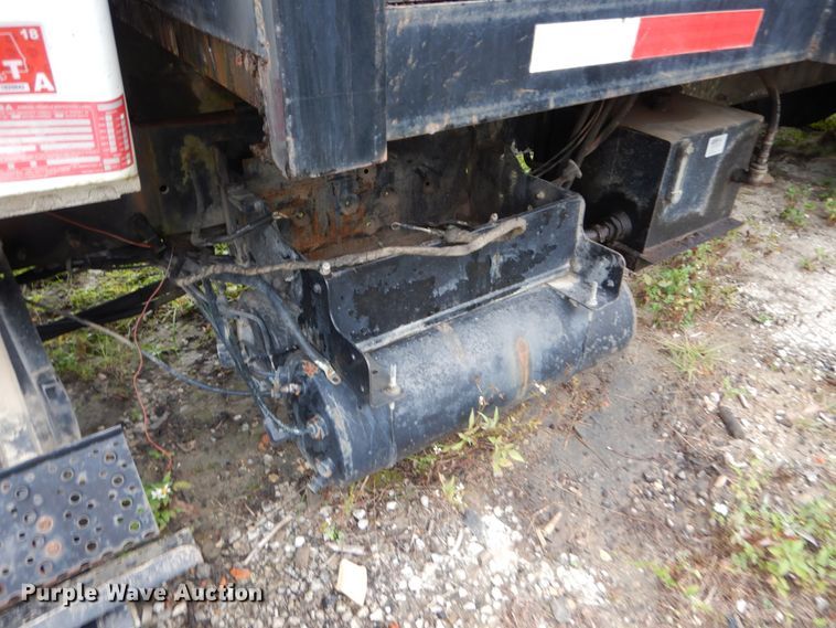 image for item IV9706 2006 International 4400  dump truck