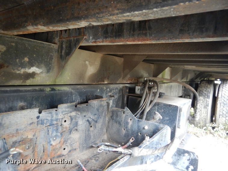 image for item IV9706 2006 International 4400  dump truck