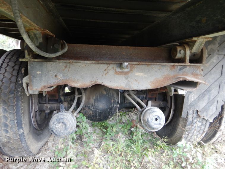 image for item IV9706 2006 International 4400  dump truck