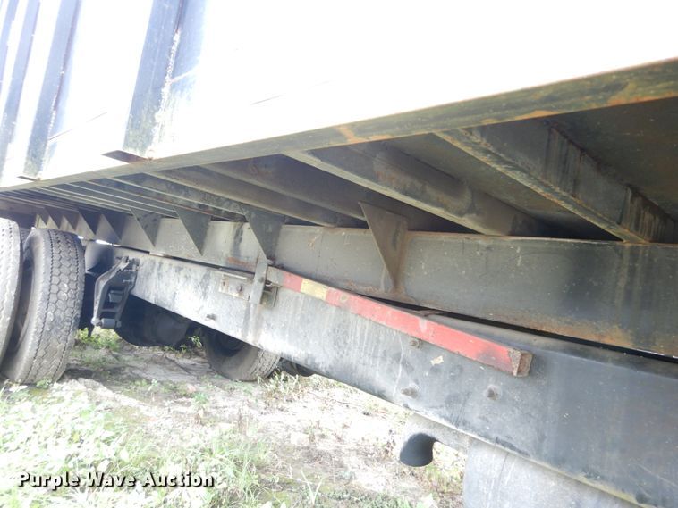 image for item IV9706 2006 International 4400  dump truck