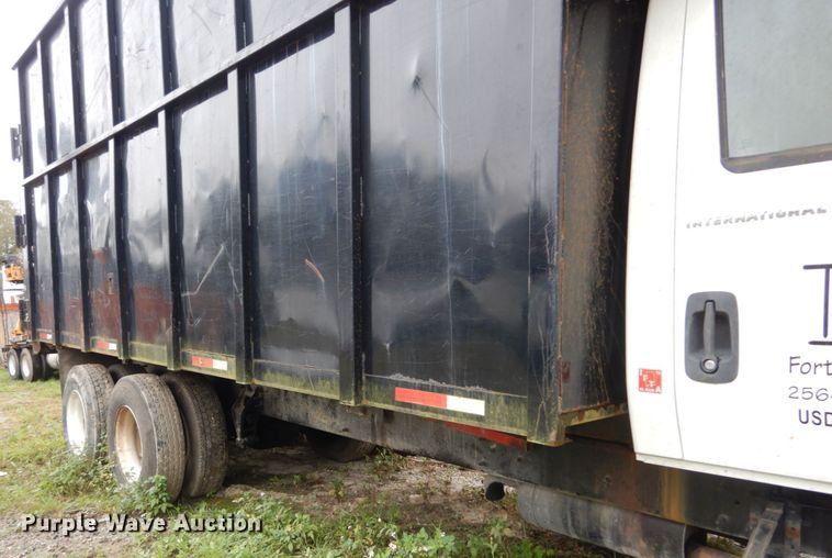 image for item IV9706 2006 International 4400  dump truck