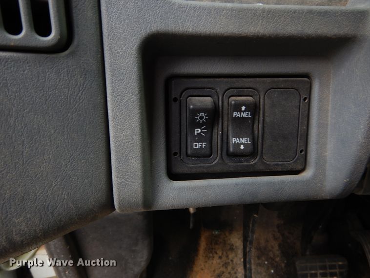 image for item IV9706 2006 International 4400  dump truck