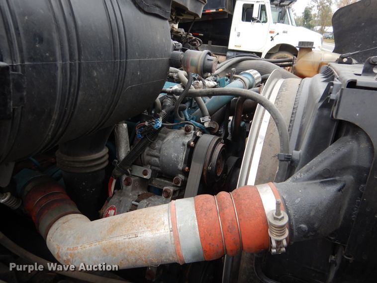 image for item IV9706 2006 International 4400  dump truck