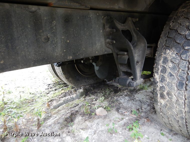 image for item IV9706 2006 International 4400  dump truck