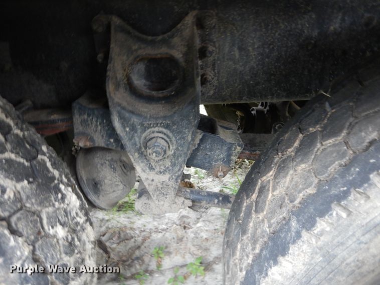 image for item IV9706 2006 International 4400  dump truck