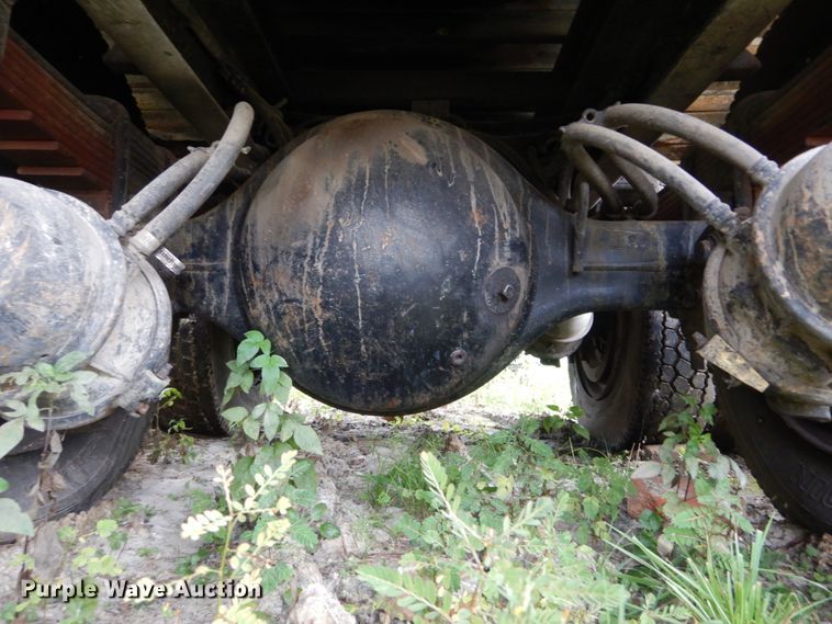 image for item IV9706 2006 International 4400  dump truck