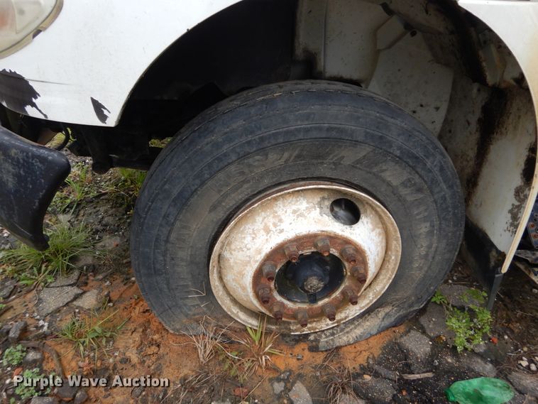 image for item IV9706 2006 International 4400  dump truck