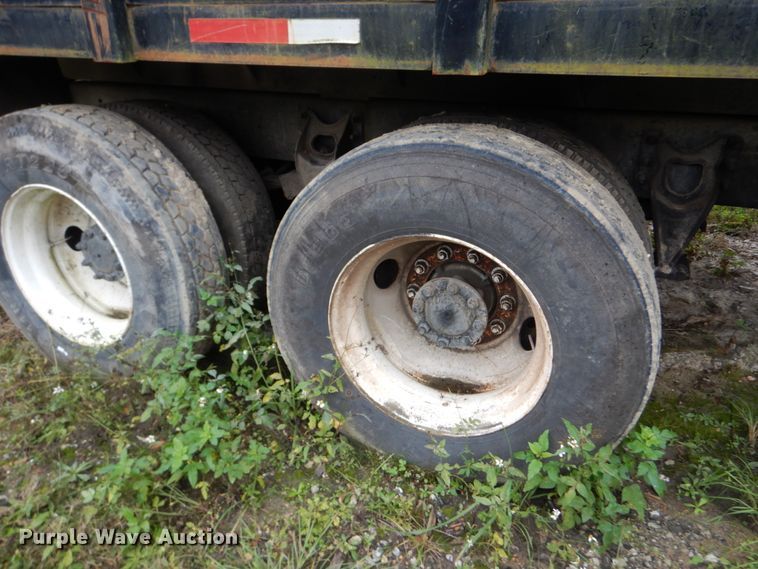 image for item IV9706 2006 International 4400  dump truck