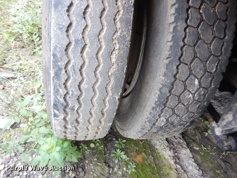 image for item IV9706 2006 International 4400  dump truck