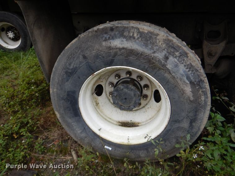 image for item IV9706 2006 International 4400  dump truck