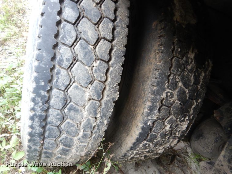 image for item IV9706 2006 International 4400  dump truck